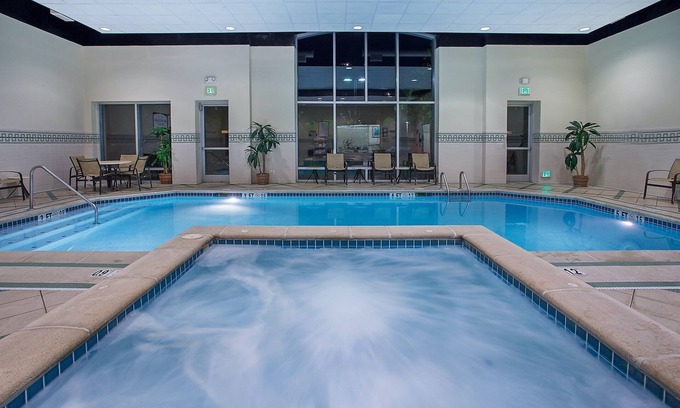 Downtown Chattanooga Condominio | Suite in Downtown Chattanooga | Hot Tub Access