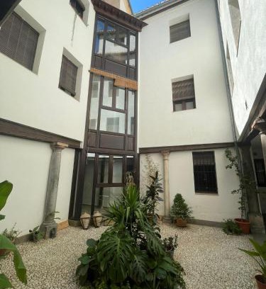 Granada City Center Apartamento | Suite Puerta de la Alhambra