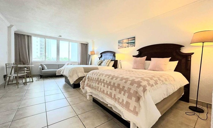 Sunny Isles Beach Apartamento | Suite/Studio on the Beach in Sunny Isles