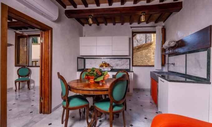 Bibbiena Apartamento | Suite the Cardinal, historic home in Bibbiena
