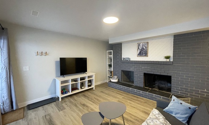 Kamloops Casa | Suite with a View! 5min to TRU