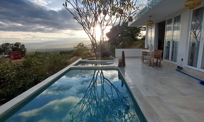 San Andres Huayapan Cabaña | Suite with pool and mountain view / Suite con alberca y vista a la montaña