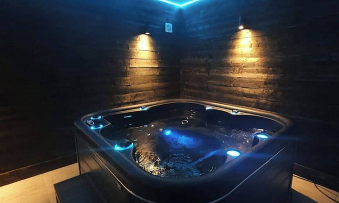 Hebuterne Casa | Suite with private, unlimited spa