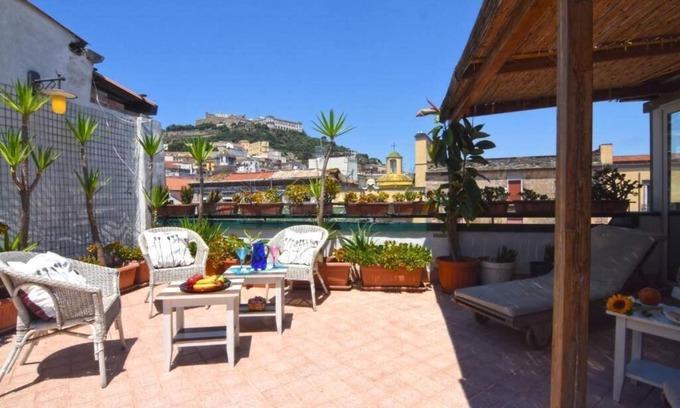 Quartieri Spagnoli Apartamento | Suite with terrace San Martino "Case Cosi"