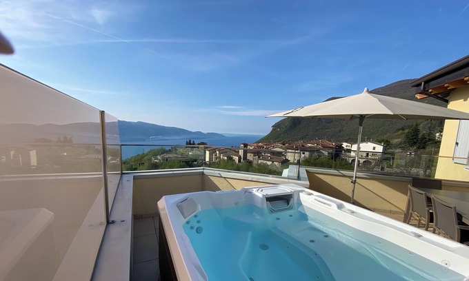 Aer Apartamento | Suite con hidromasaje, 6 camas, impresionantes vistas al lago, sauna, piscina.