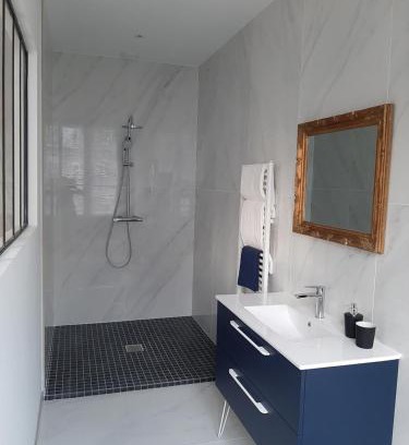 Remiremont Casa | Suite Yves Klein - proche gare et centre-ville- entrée privée