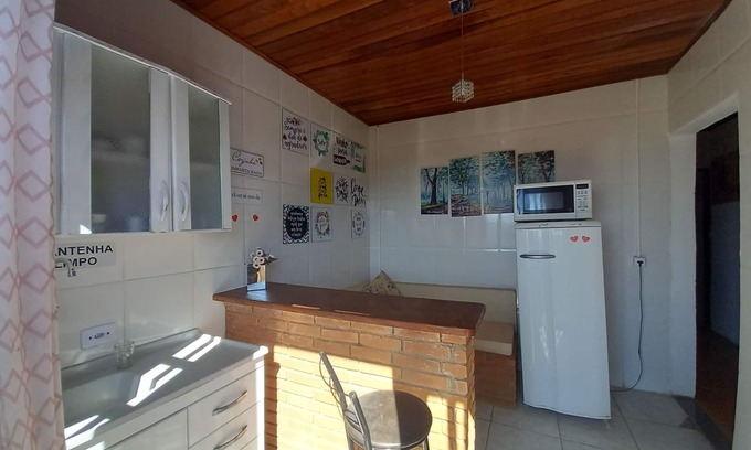 Vila Britania Casa | Suite doble sin desayuno a 4 km del centro de la ciudad. Cocina compartida