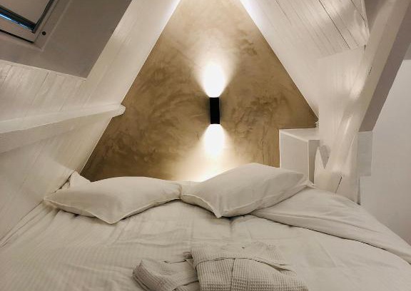 Sint-Michiels Cama Y Desayuno | Suites Le Porte-Bonheur