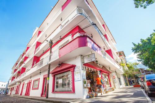Puerto Vallarta Hotel | Suites Plaza del Rio - Family Hotel Malecón Centro