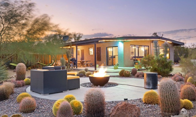 Joshua Tree Casa | 🌵 Sukha Life Hideaway - Hot Tub, Fire Pit, Privacy and Endless Views! 🌵