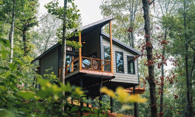 Wildwood Casa | Summer Breeze at Willow Treehouse -Treetop Escapes
