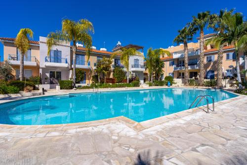 Paphos Apartamento | Summer Breeze holiday apartment with pool