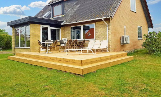 Maribo Casa | Summer cottage tucked away in coastal area