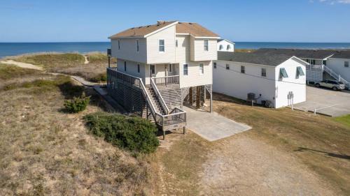 Kill Devil Hills Apartamento | Summer Days 4 Bedroom Oceanfront Home