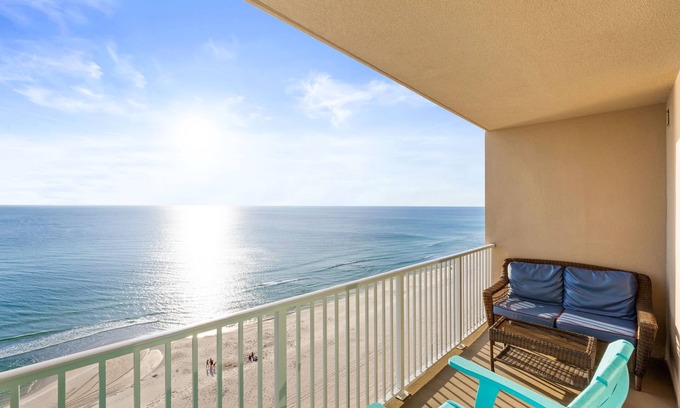 El Centro Beach Condominio | Summer Deals!! Close to Pier Park! FREE Activities! 10th Floor