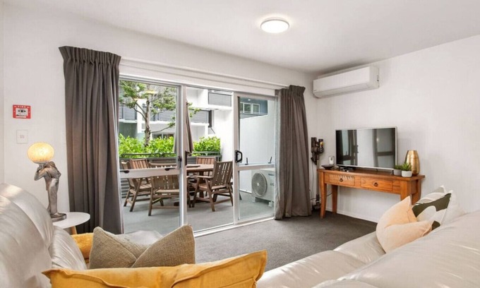 Edgeware Apartamento | Summer Fun | Free Secure Parking | Pool | Gym