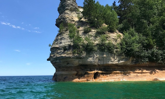 Negaunee Cabaña | ¡Colores de otoño en el especial UP! ¡Bañera de hidromasaje junto al lago y más!