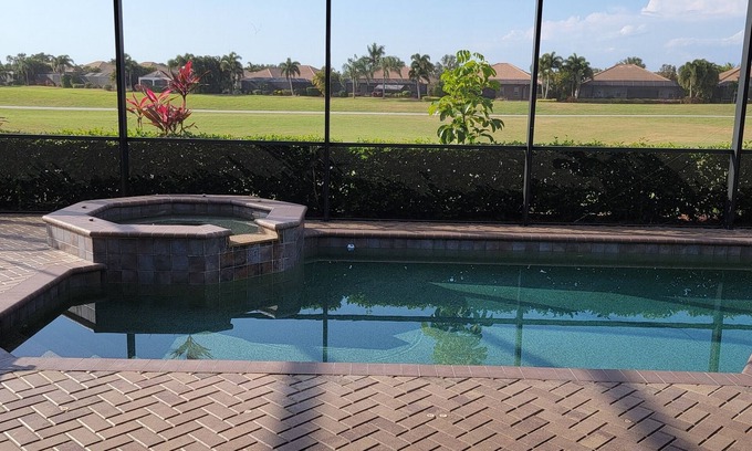 Braden River Casa | Summer Fun! House with a pool in beautiful River Strand