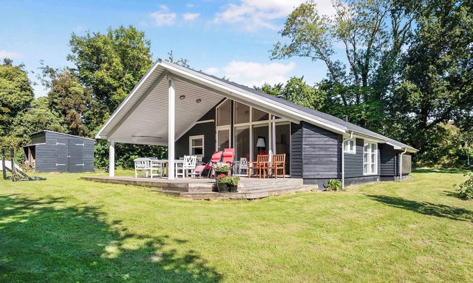 Haarby Casa | Summer house in beautiful nature in Brunshuse