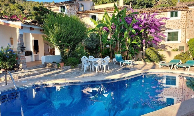 Soller Casa | Típica casa de campo en Sóller, rodeada de jardines de naranjos y cítricos