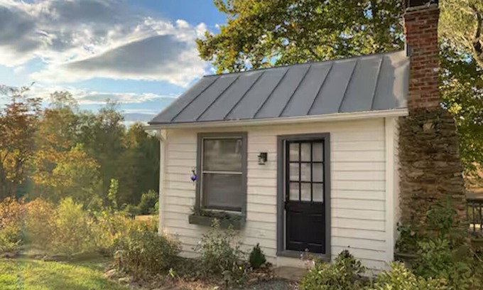Batesville Cabaña | Summer Kitchen Cottage near charming Charlottesville