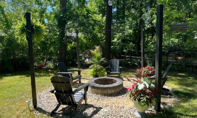 Highland Lakes Casa | Summer Lakeside adventure!-Kayak, Paddleboard, S'mores, BBQ!