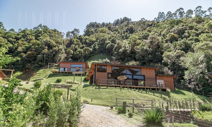 Aguas Mornas Casa | Summer Paradise: Jacuzzi, Pool, and Comfort