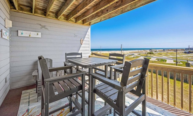 Rodanthe Casa | Semi-Oceanfront 2BR Condo with Resort Pool and Boardwalk to the Beach