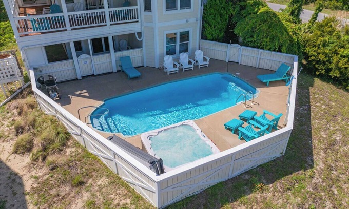Ocean Isle Estates Casa | Retiro semi-frente al mar para perros, piscina, jacuzzi, sala de juegos, paseo marítimo a la playa