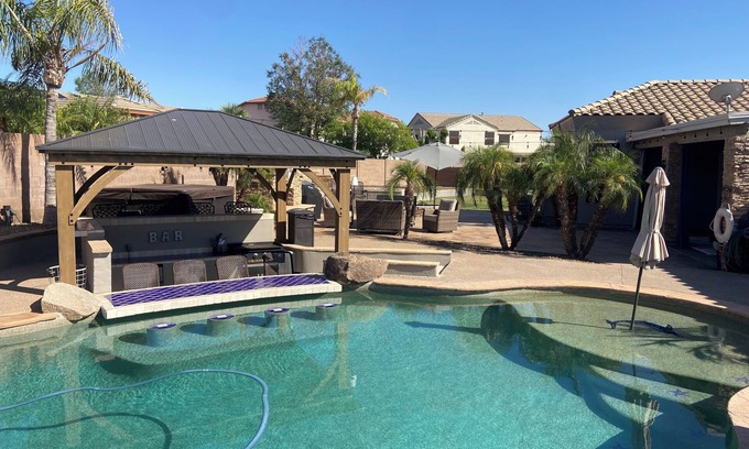 Adobe Mountain Estates Casa | Summer Vacation Home, Swim up Bar, Water Fall, Outdoor Living, Centrally located