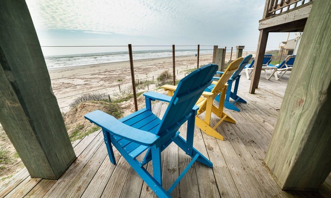 Galveston Casa | Viento de verano, frente a la playa con vistas increíbles! ¡5 millas del malecón de Galveston!