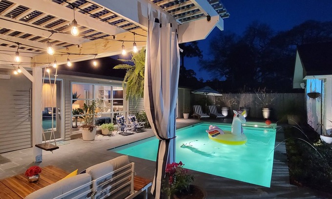 Lazybrook/Timbergrove Casa | Summer with pool/jacuzzi/outdoor cinema/backyard paradise!