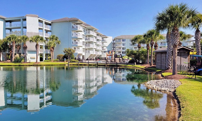 North Litchfield Beach Condominio | Summerhouse Condo at Litchfield by the Sea, Pool Plaza, Resort Beach Access