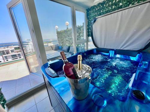 Constanta Apartamento | SUMMERLAND Sea View Penthouse & Jacuzzi