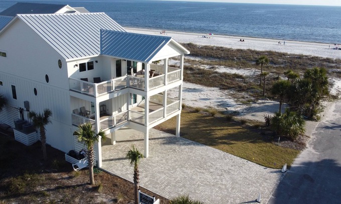 Port St. Joe Casa | Summer’s Almost Gone! Book Lovely Day Now–Private Pool & Steps to the Beach!