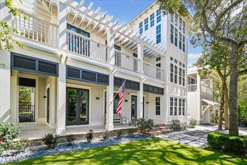 Seagrove Beach Casa | Summersalt by 30A Escapes