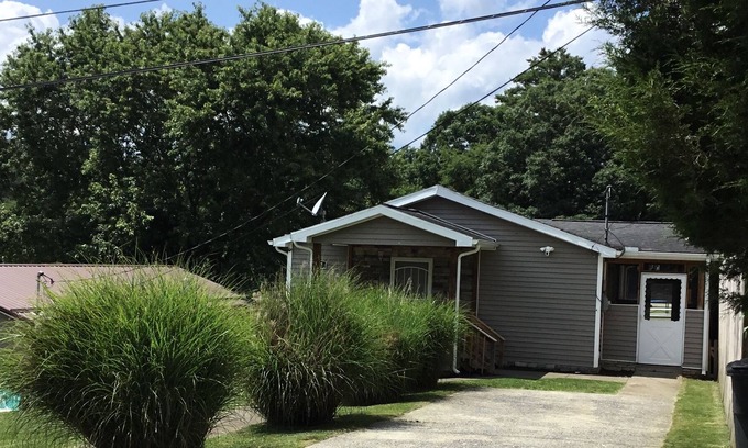 Lanark Casa | Summit Boy Scout. Winter place. Highway 77. 64 min. Gameroom.kids fun