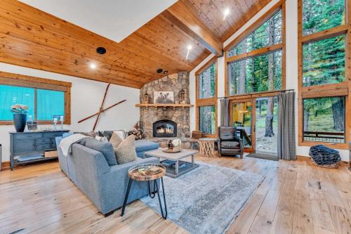 Pla-Vada Woodlands Casa | Summit Chalet Hot Tub and Game Room Near Skiing