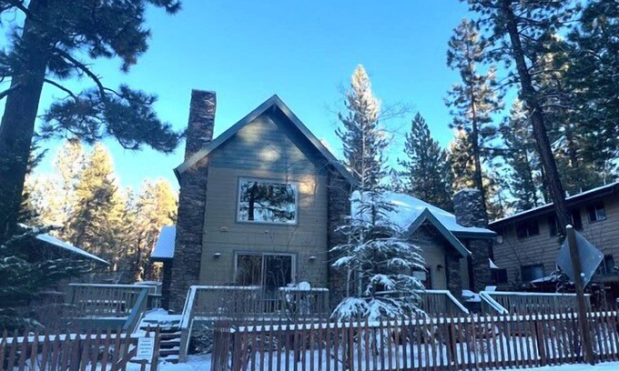 Summit Estates Cabina | Summit Shooting Stars - Cabins each with a Hot Tub and Game Room! Perfect location!