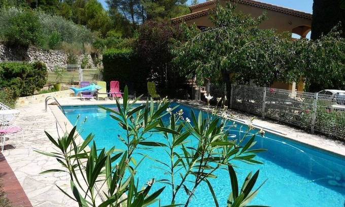 Auriol Cabaña | Sun Cypress - In the shade of the cherry tree