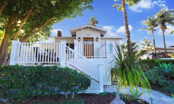 La Mesa Cabaña | SunDial/NearAirport/NearZoo/Patio/FencedYard