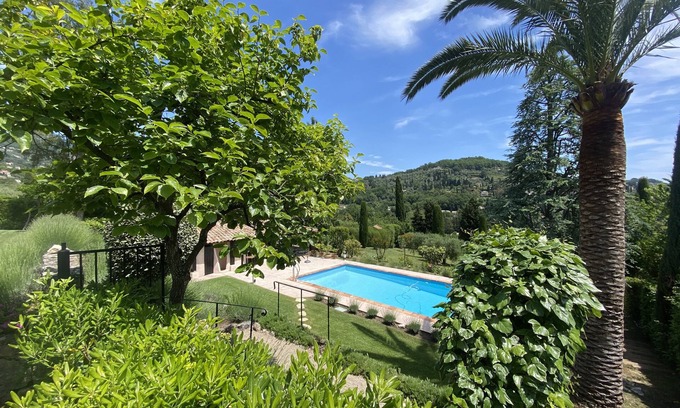 Grasse Villa | SOL VILLA DE LUJO EN LA CÔTE D'AZUR con piscina, bar, área de barbacoa, aire acondicionado y gimnasio