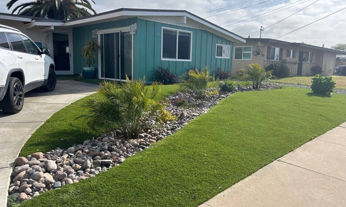 Imperial Beach Apartamento | Sun drenched Beach retreat in quiet walkable pet friendly neighborhood!!