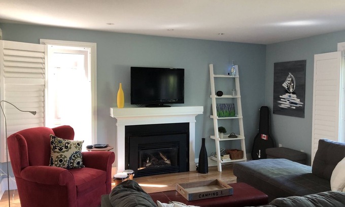Collingwood Chalet De Esquí | Sun Filled Chalet backing onto the Golf Course