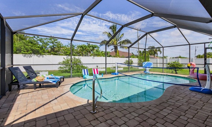 Pelican Casa | Sun, Fun & Relaxation Await with Heated Pool, Lanai & Spacious Comfort – K La Vie - Roelens