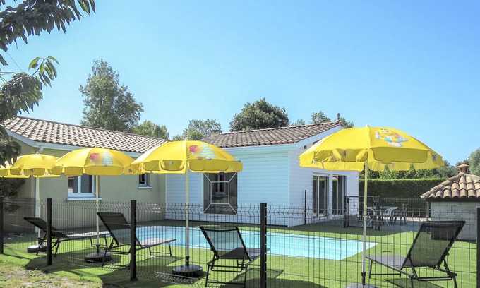 Civrac-en-Medoc Casa | Sun House by Interhome