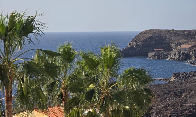 Callao Salvaje Apartamento | Sun Kissed Vacation Home 3BR Retreat by the Ocean