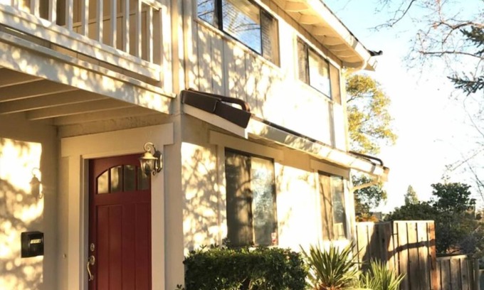 Walnut Creek Casa | Sun-Lit 2-Story Gem: Luxe Beds-Heated Floor-Near Shops-Dining-Fun,Great for Fams