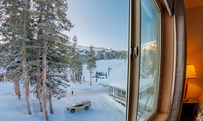 Kirkwood Condominio | Sun Meadows Slope Side Getaway 303