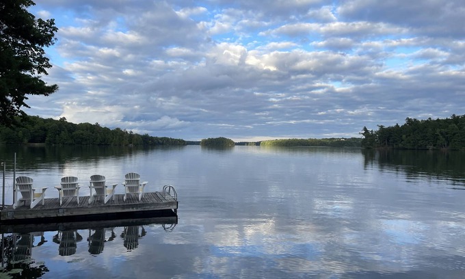 Rideau Lakes Cabaña | Sun on the Brow Cottages - Blue Skies Cottage